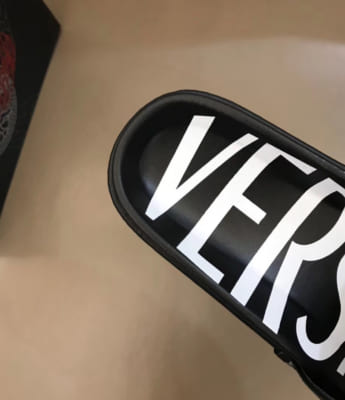 Dép Versace nam like auth đen hoạ tiết logo Medusa trắng DVS11