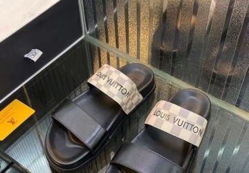 Dép Louis Vuitton nam siêu cấp hai quai họa tiết caro chữ đen DLV83