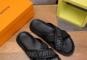 Dép nam Louis Vuitton siêu cấp quai chéo màu đen quai in chữ DLV63